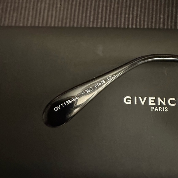 Givenchy unisex GV Speed Aviator-Style Metal Sunglasses - Picture 6 of 6